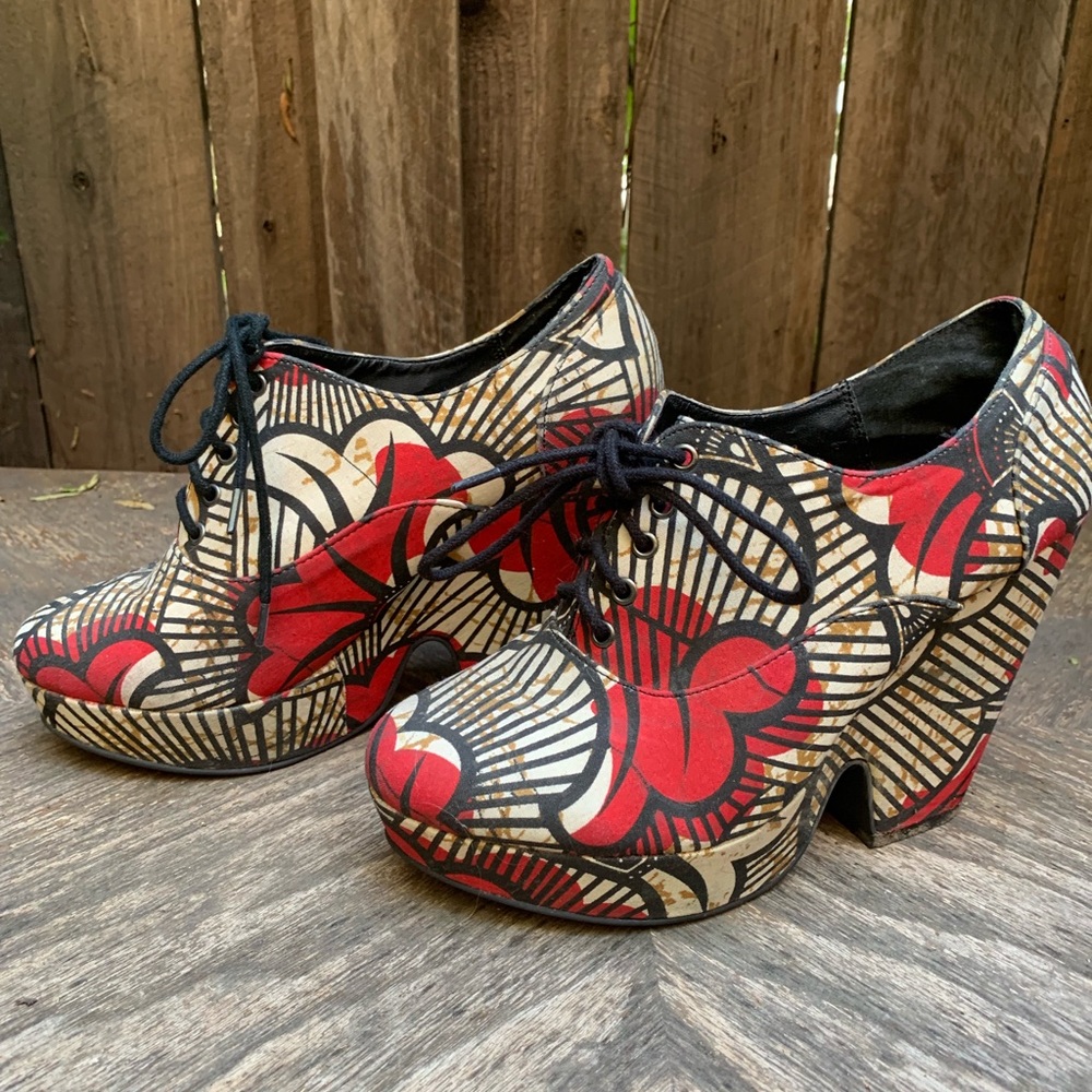 Rare Ecote shoes. Street style. Type Fluevogs.